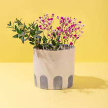 Load image into Gallery viewer, Manu / Ceramic Pot
