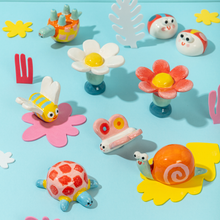 Load image into Gallery viewer, Neli, The Snail - Handmade Ceramic Piece
